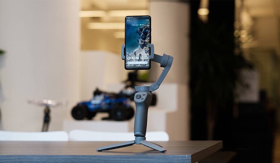 DJI Osmo Mobile 4 Gimbal chống rung hot nhất hiện nay