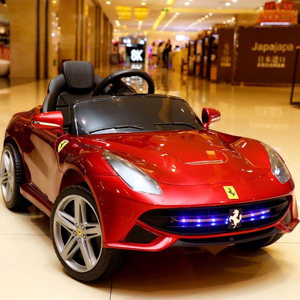 Xe ô tô điện trẻ em theo phong cách Ferrari 686