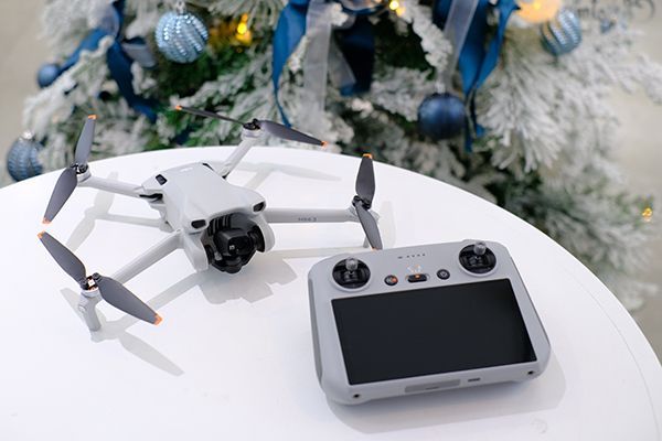 DJI