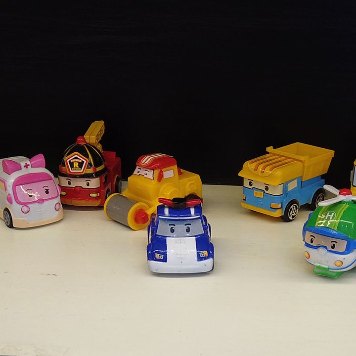 Set 8 xe đồ chơi Robocar Poli và những người bạn