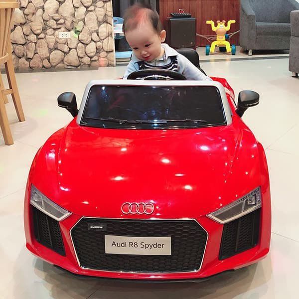 Xe Ô tô điện trẻ em cao cấp Audi R8