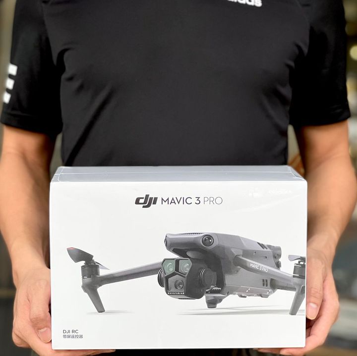 DJI Mavic 3 Pro (+ DJI RC)