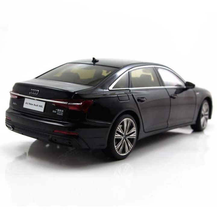 Mô hình Xe Audi A6L 1:18