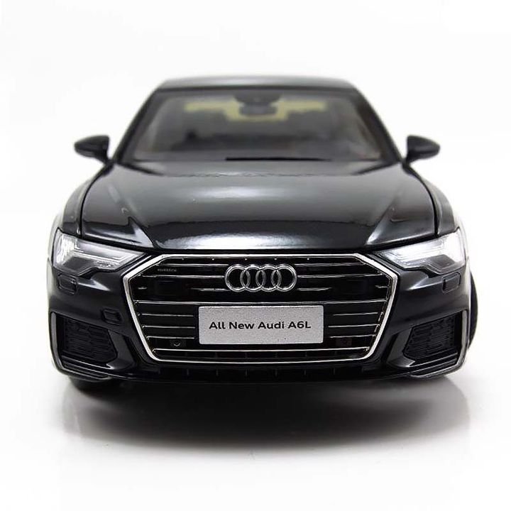 Mô hình Xe Audi A6L 1:18