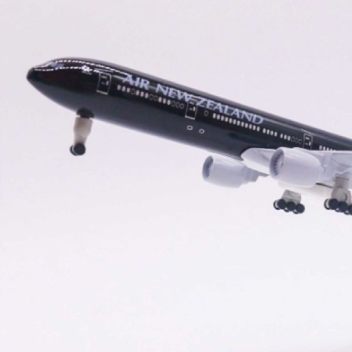 Mô hình máy bay Air New Zealand Boeing B777 20cm