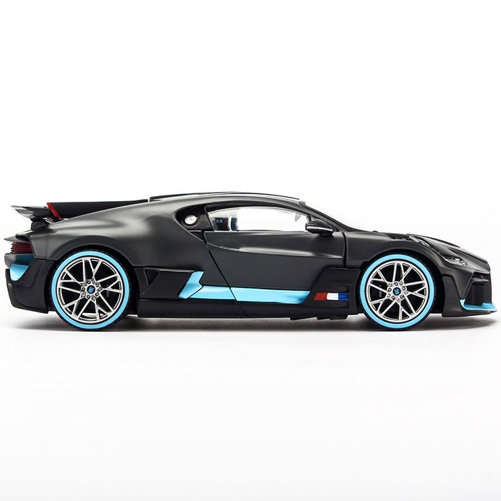 Mô hình Xe Bugatti Divo Matte Black 1:24