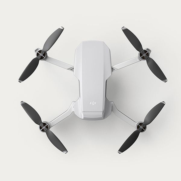 Khi dang cánh ra thì mavic mini cũng vẫn rất gọn gàng