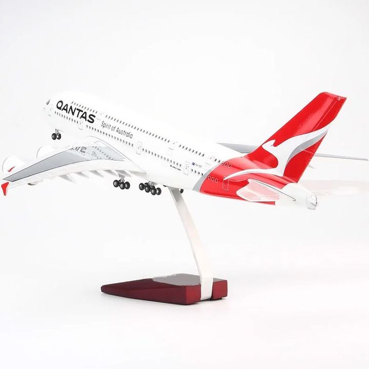 Mô hình Máy bay lắp ghép có đèn Led A380 Qantas 47cm Everfly