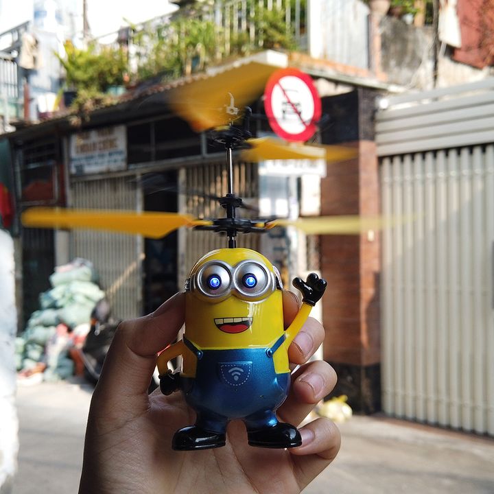 Đồ chơi máy bay trực thăng Minion