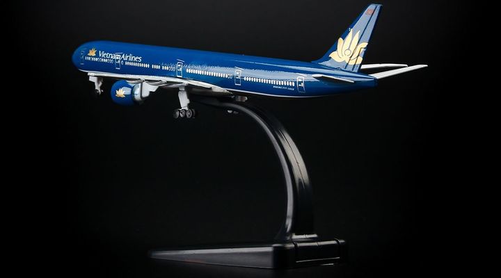 Mô hình Máy bay VietNam Airlines Boeing B777 20cm