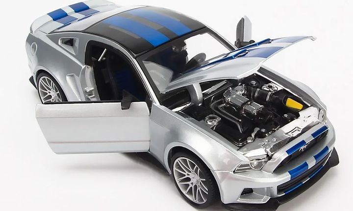 Mô hình Xe Ford Mustang 2014 Street Racer 1:24