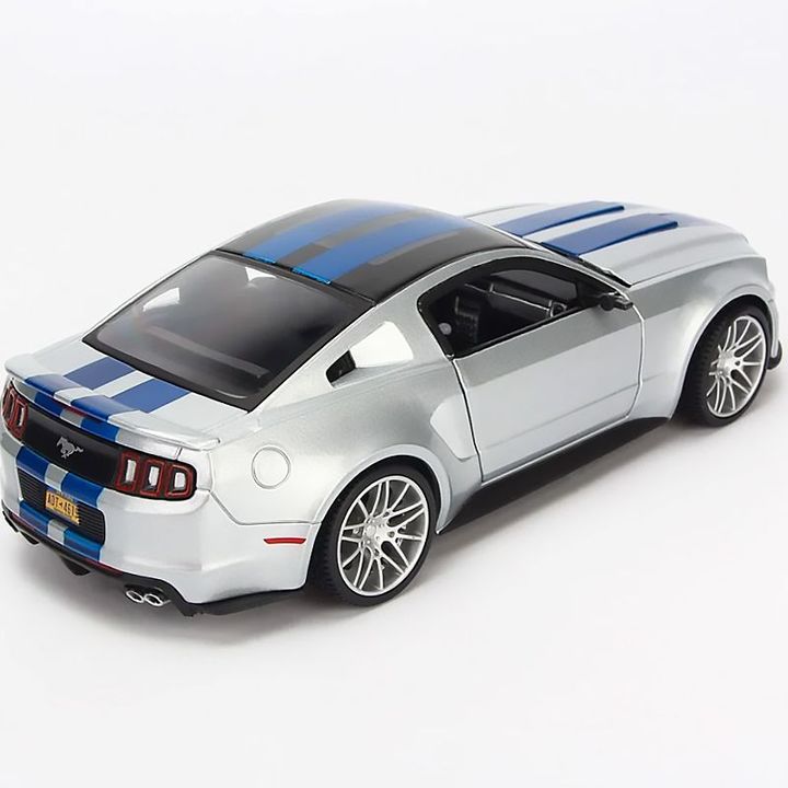 Mô hình Xe Ford Mustang 2014 Street Racer 1:24