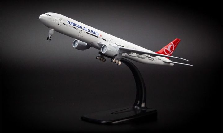 Mô hình Máy bay Turkish Airlines Boeing B777 20cm