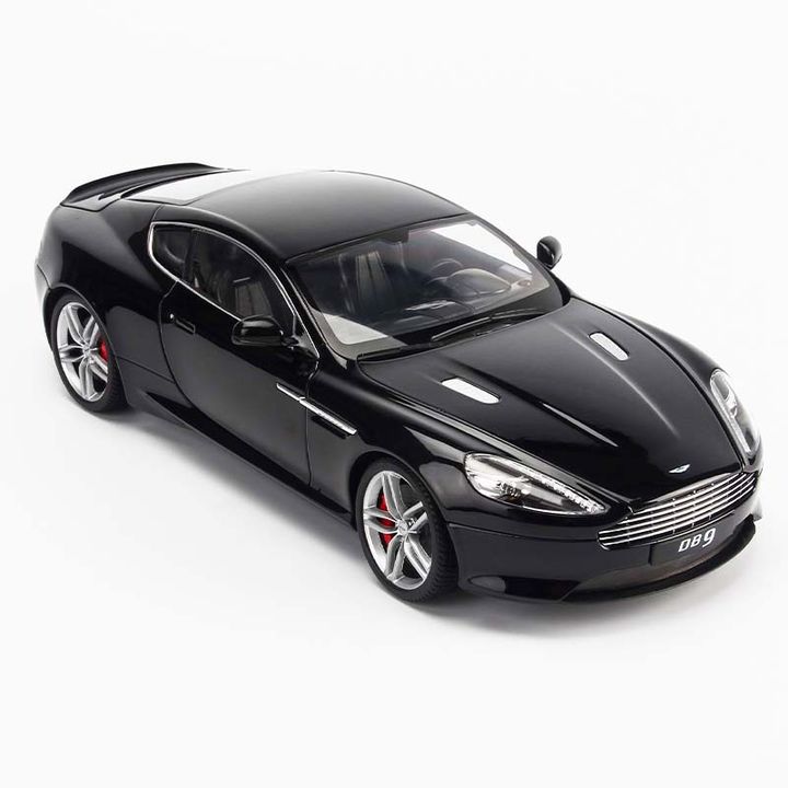 Mô hình Xe Aston Martin DB9 Coupe 1:18