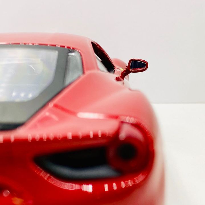 Mô hình siêu xe Ferrari 488 GTB 1:24 Bburago