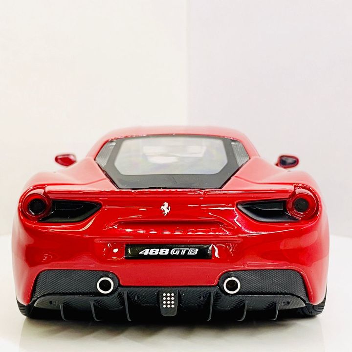 Mô hình siêu Xe Ferrari 488 GTB 1:24 Bburago