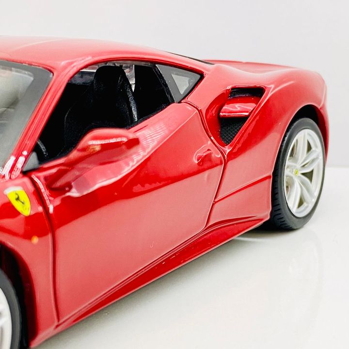 Mô hình siêu xe Ferrari 488 GTB 1:24 Bburago