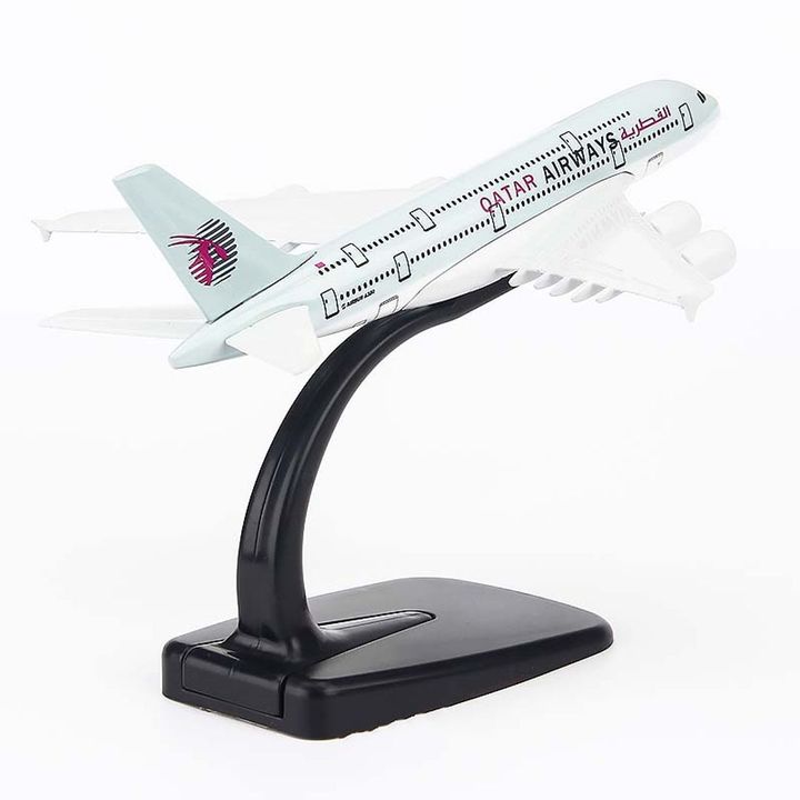 Mô hình máy bay Qatar Airways Airbus A380 (16cm)