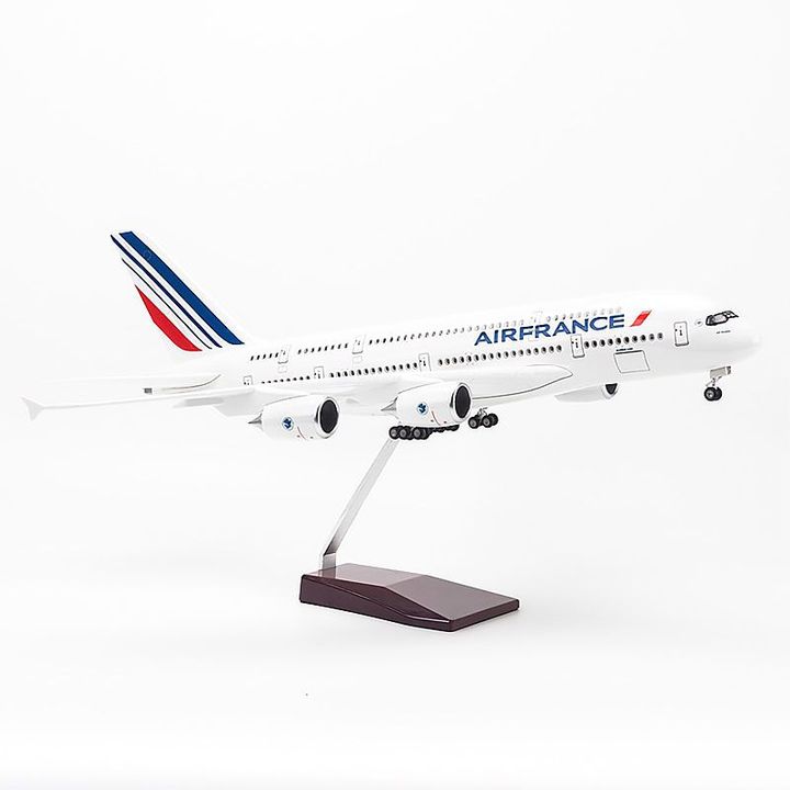 Mô hình Máy bay lắp ráp Air France Airbus A380 Có đèn led 47cm