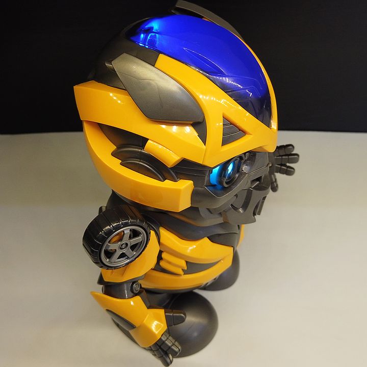 Robot Bumblebee – Robot tự nhảy múa có đèn nhạc